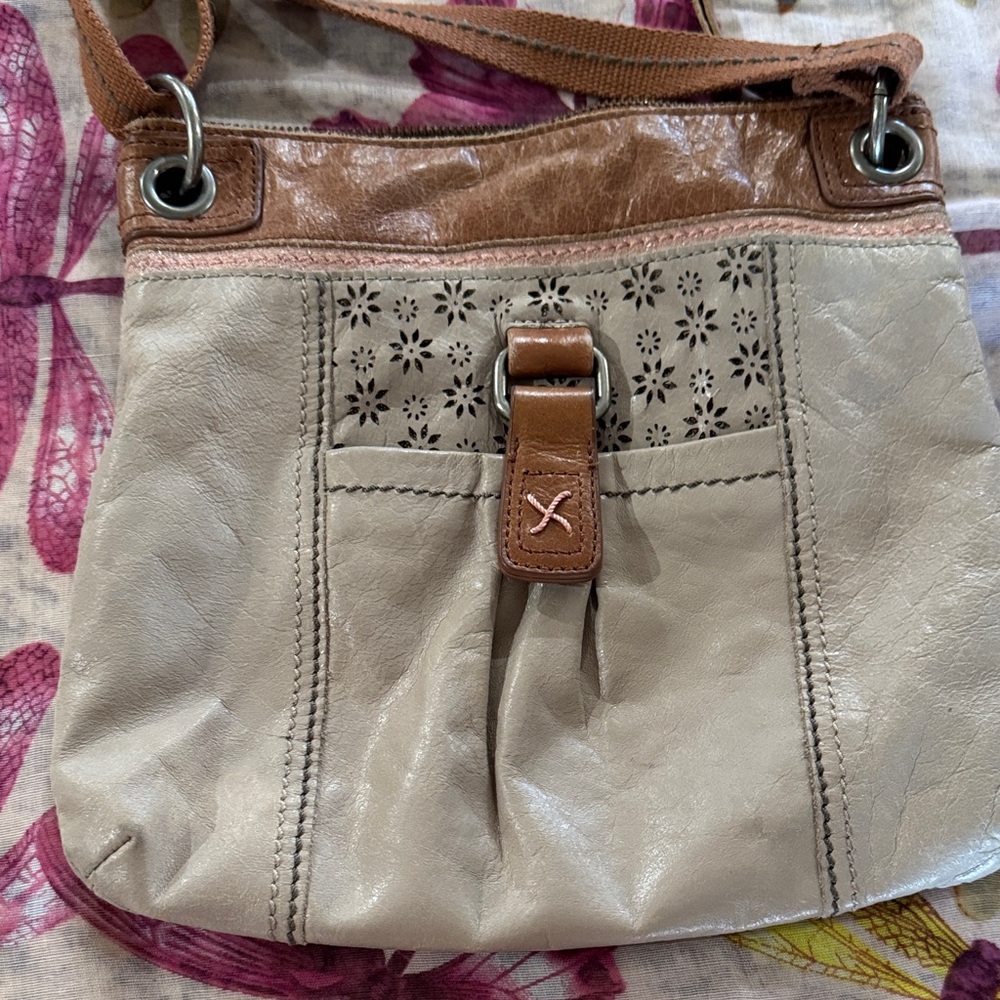 The Sak Crossbody Bag Genuine Leather Neutral Beige Brown Everyday Purse